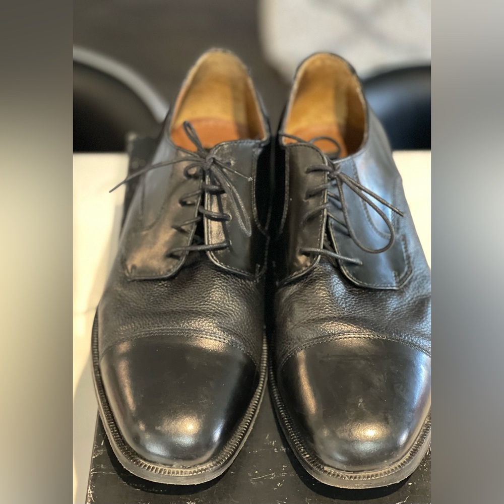 Bostonian Black Leather Oxfords